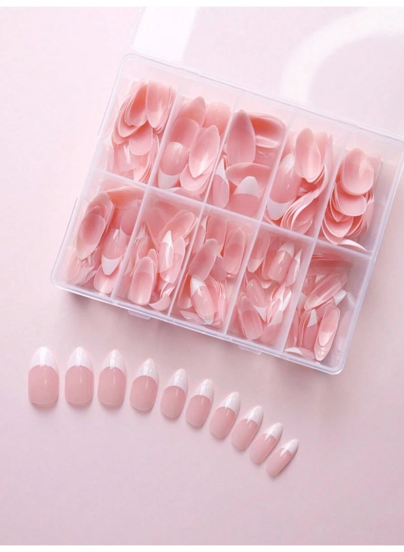 طقم أظافر ضغط فرنسي شكل لوز 120 قطعة – وردي مع أطراف بيضاء (French Tip) مع علبة تنظيم - Image 4